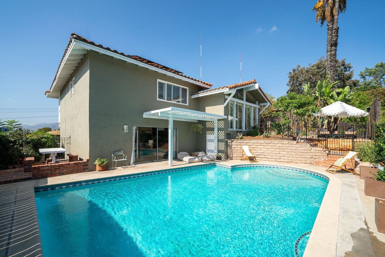 4748 Round Top Dr, Los Angeles, CA 90065 House Rental in Los Angeles