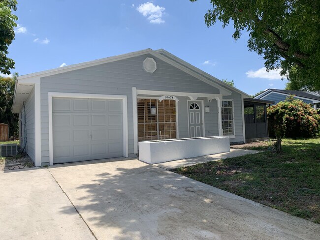 Building Photo - 10694 Summertime Ln