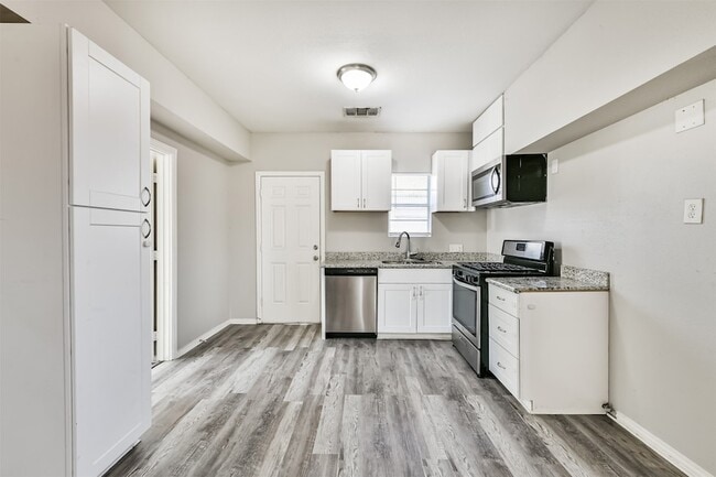 Foto del edificio - 424 S Broadway St