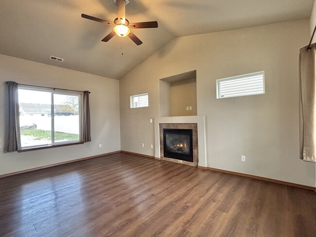 Foto del edificio - 8811 N Elm St