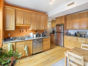 Building Photo - 21 Essex St, Unit 2