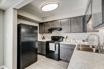 Building Photo - The Parkton