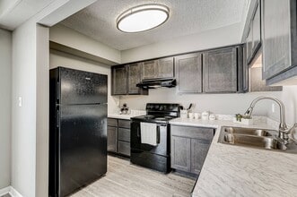 Building Photo - The Parkton