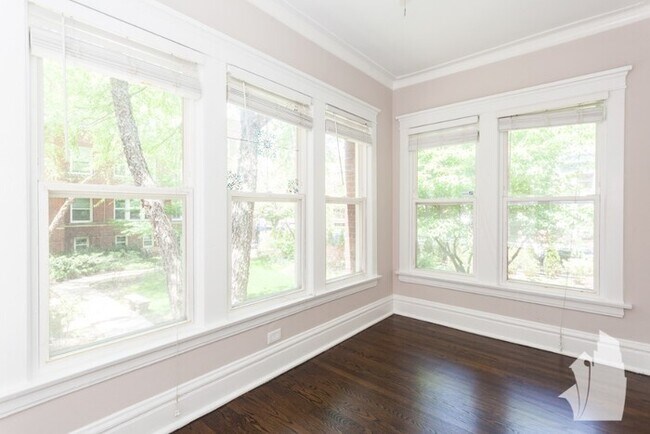 Foto del edificio - 729 W Buckingham Pl