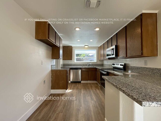 Foto del edificio - 7401 Blackthorne Way