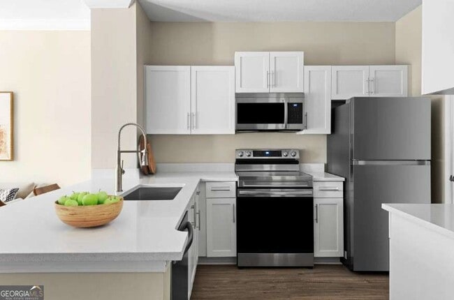 Building Photo - 2500 Shallowford Rd