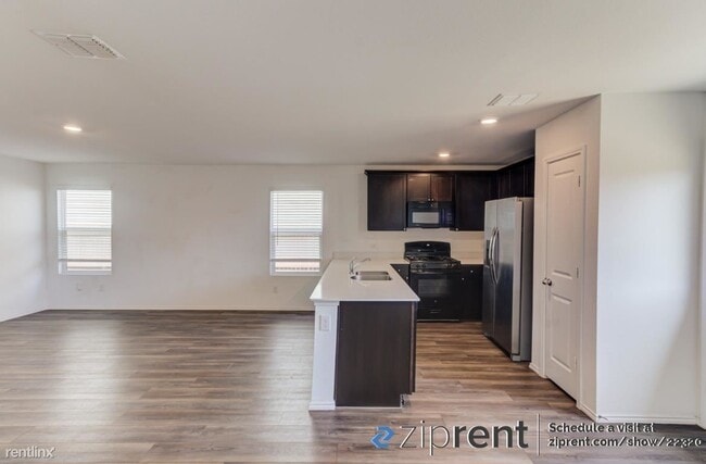 Building Photo - 3 br, 2 bath House - 3942 Surrey Drive, Cr...