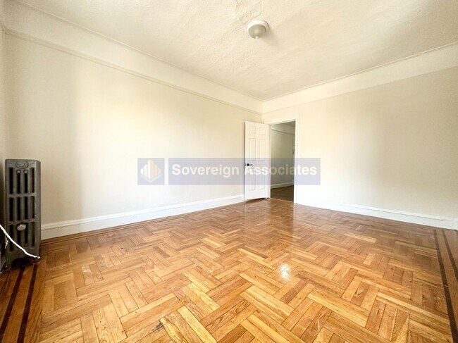 Foto del edificio - 2978 E 196th St