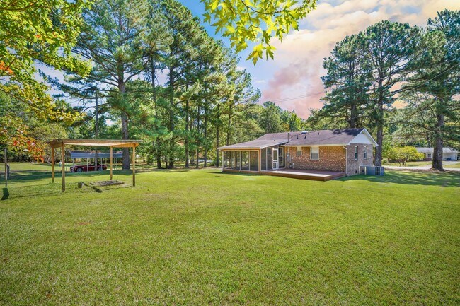 Building Photo - MULTIPLE APPLICATIONS RECEIVED!!! Charming...