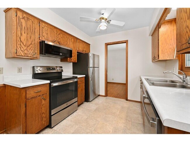 Foto del edificio - 10517 Quebec Ave N