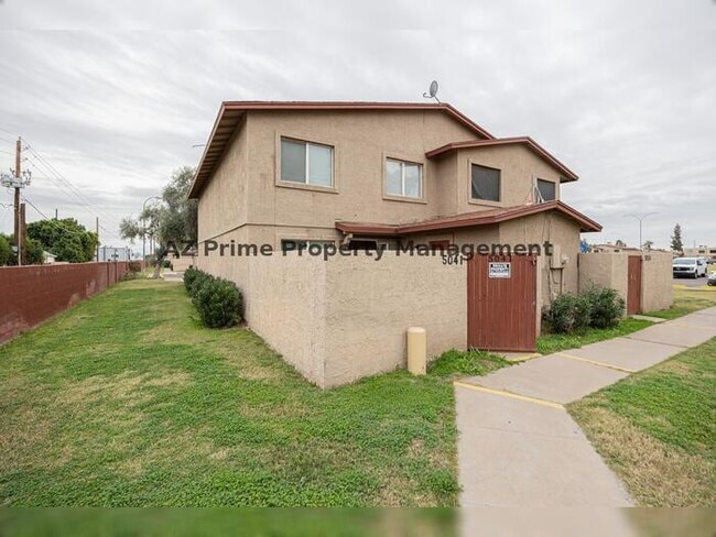 Photo - 5041 N 39th Dr House