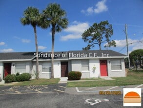 Building Photo - 9 Lake Villa Way