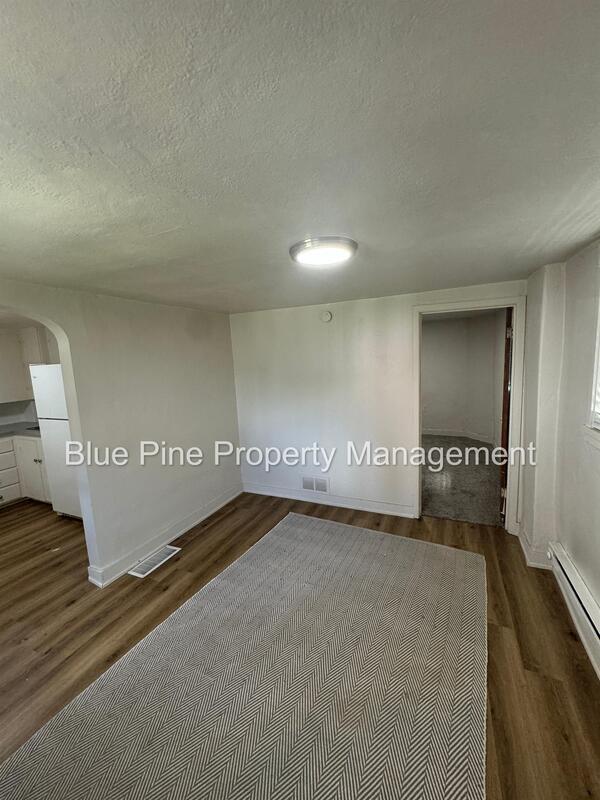 Building Photo - 427 S Blvd