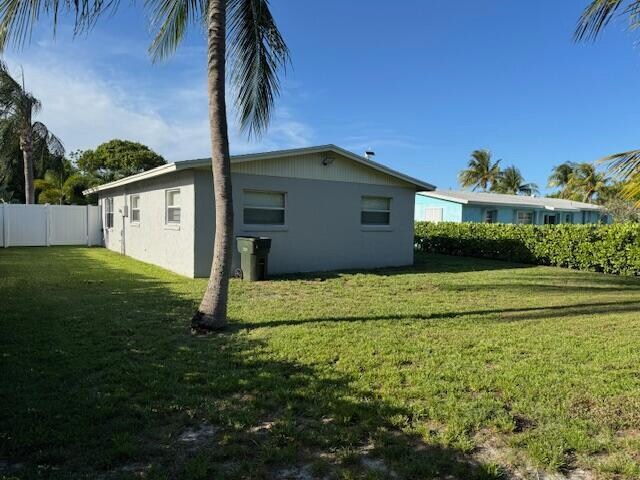 Building Photo - 608 SW 8th Ct