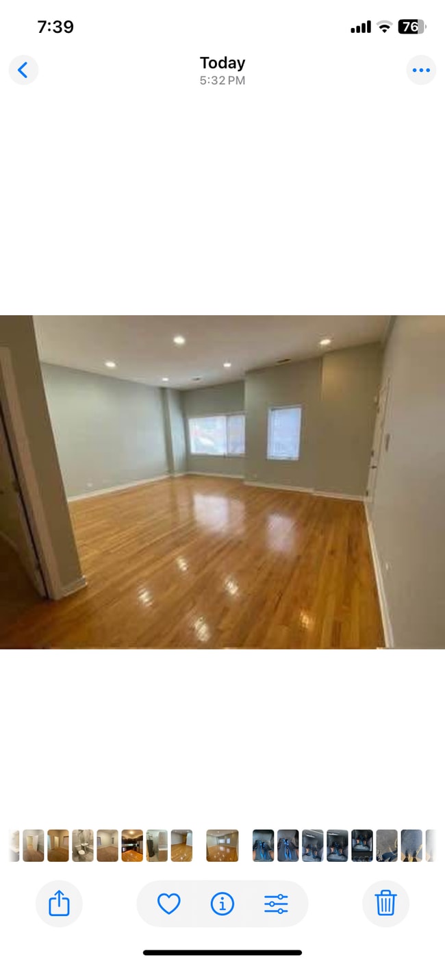 Building Photo - 44 N Paulina St
