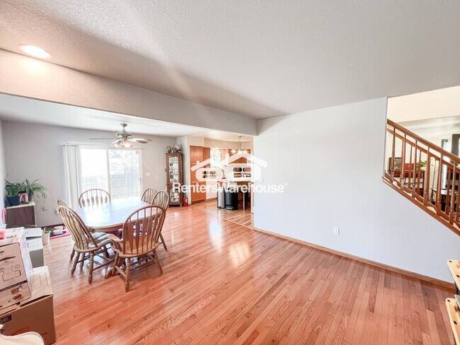 Foto del edificio - Available now! Stunning 4 Bed, 4 Bath Corner Lot in a Fantastic Area