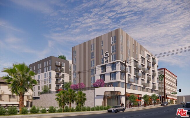 Building Photo - 549 S Harvard Blvd