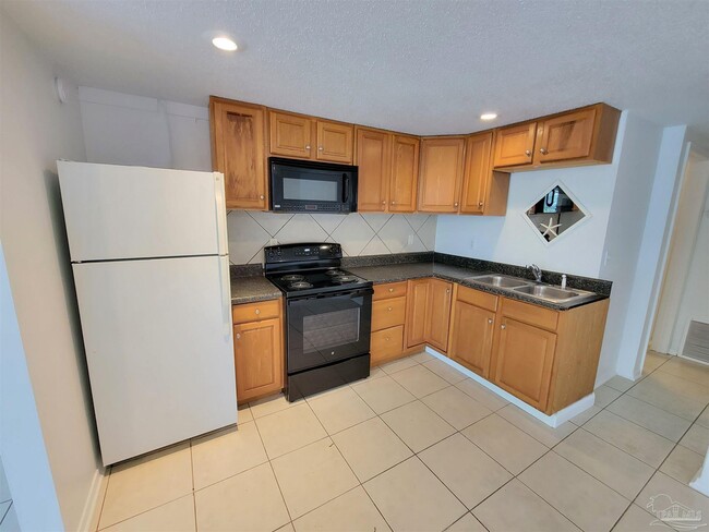 Building Photo - 712 N 49th Ave