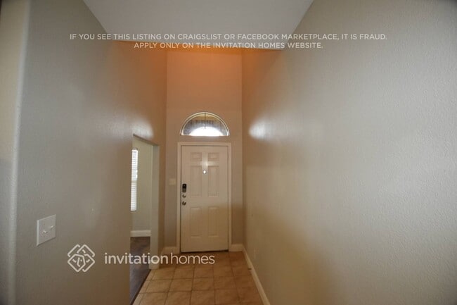 Building Photo - 652 Creekview Dr