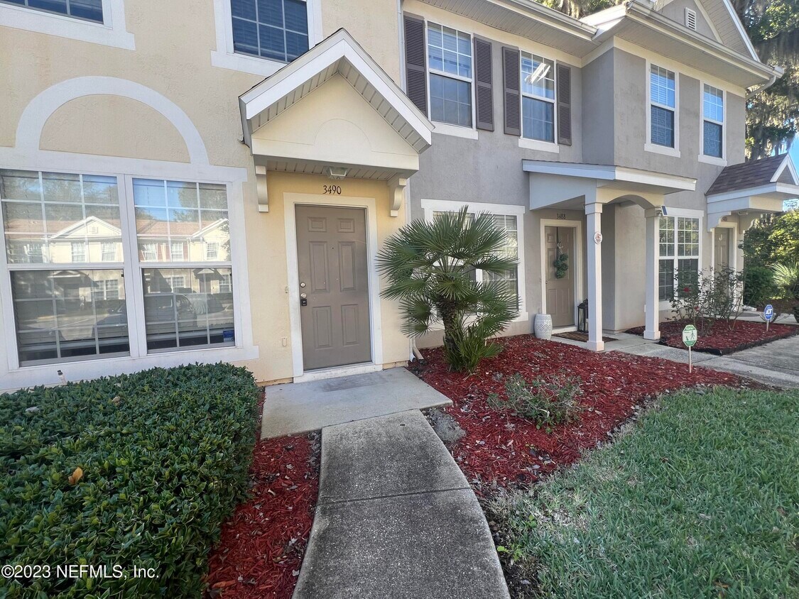 Foto principal - 3490 Lone Tree Ln