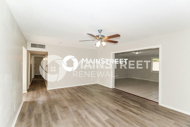 Foto del edificio - 3638 W Luke Ave