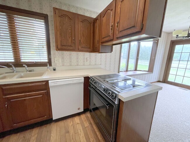 Foto del edificio - Country Charm Large 2-Bedroom Duplex in Mi...