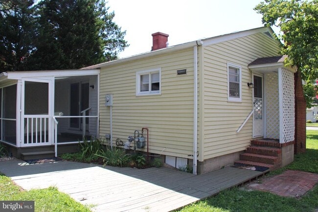 Building Photo - 420 North St
