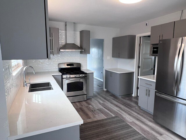 Photo du bâtiment - 1633-1100 100 Ave