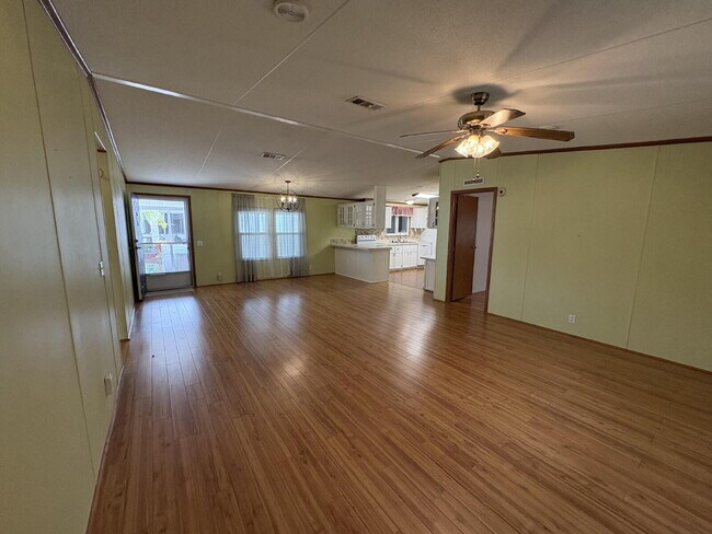 Building Photo - charming 3-bed, 2-bath home is located in the highly desired Strawberry Crest 55+ community