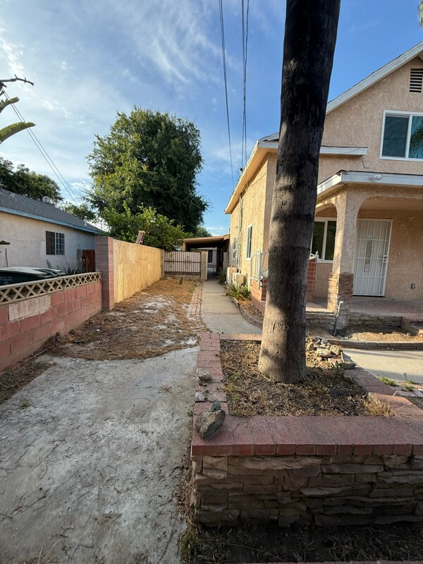 Foto del edificio - 727 E 11th St