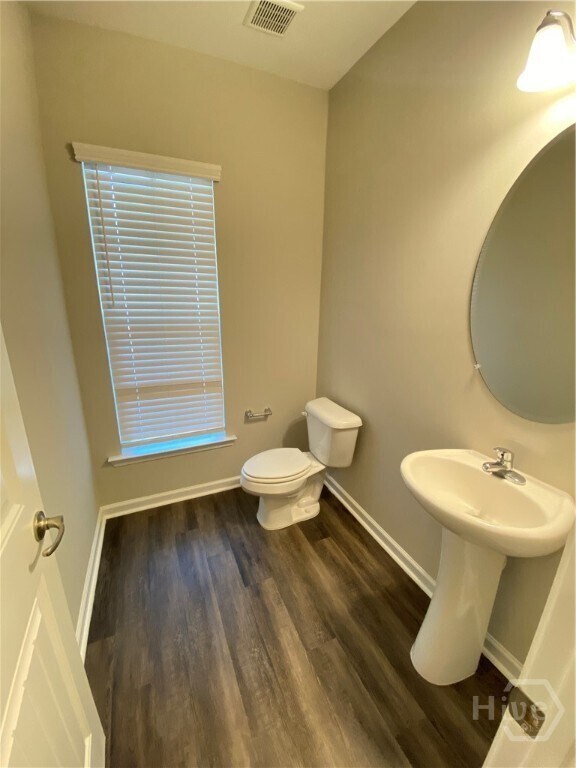 Building Photo - 97 Ainsdale Dr