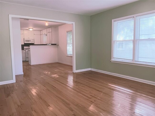 Foto del edificio - 513 E 46th St