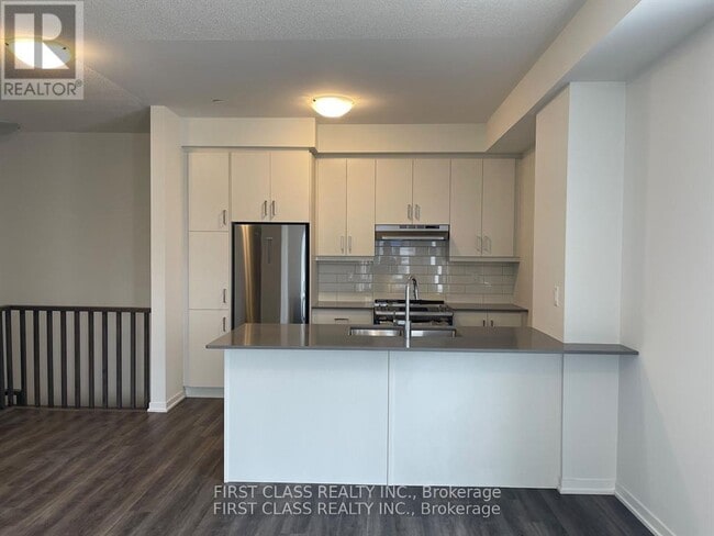 Building Photo - 151 Honeycrisp Cres