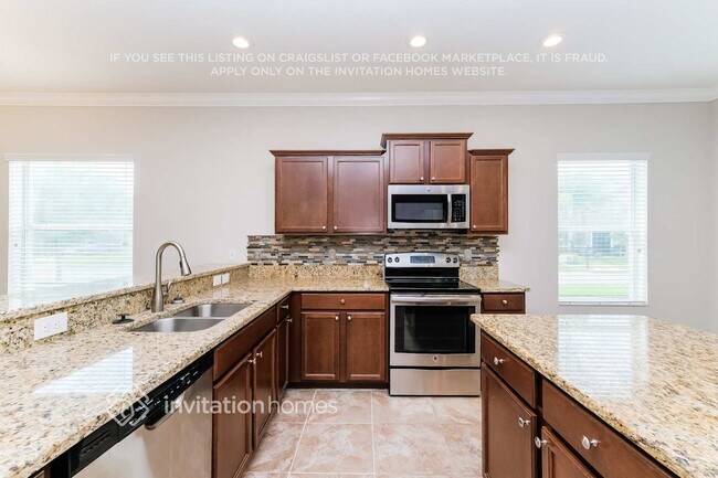 Foto del edificio - 13427 Lake Monroe Pl