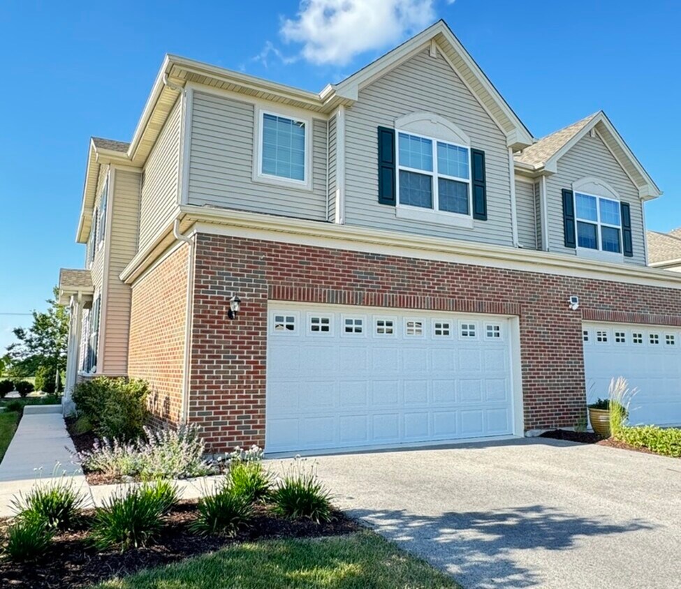 Primary Photo - 15036 Cyrus Dr