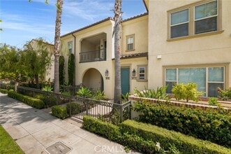 Building Photo - 478 E Santa Ana St