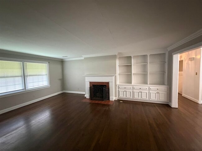 Building Photo - 701 Magnolia St