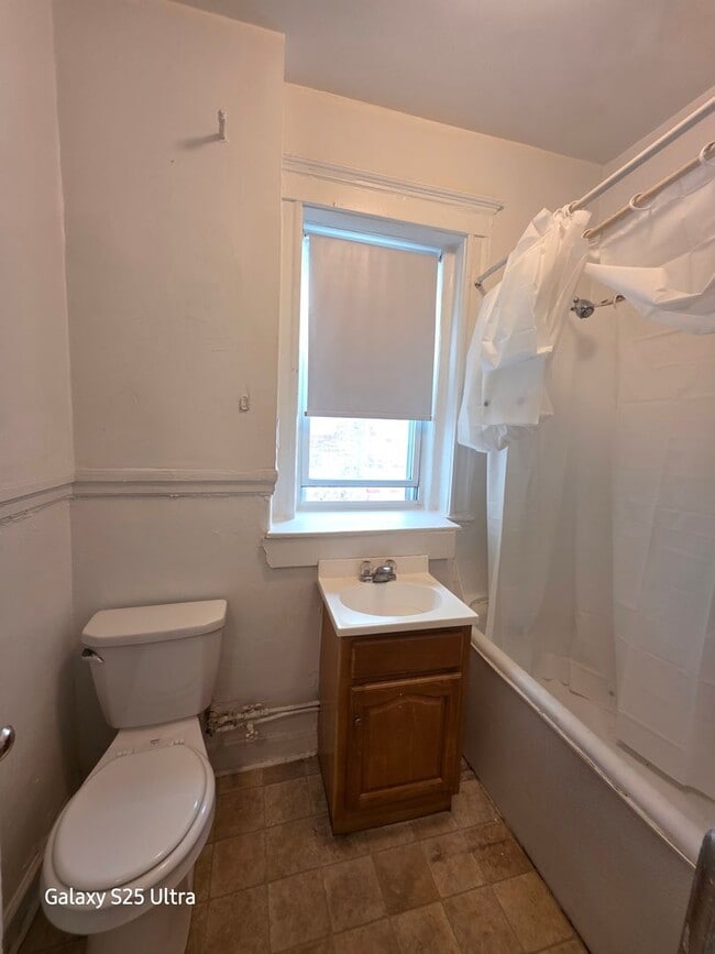 Foto del edificio - No Brokers Fee, No Security Deposit, Heat,...