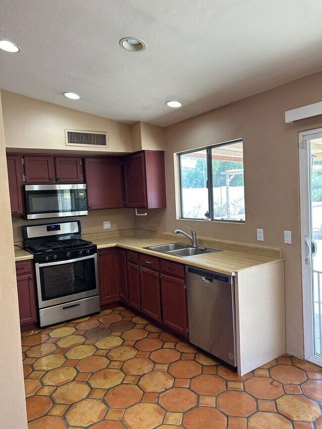 Foto del edificio - 2 Bedrooms PLUS Den NW Tucson