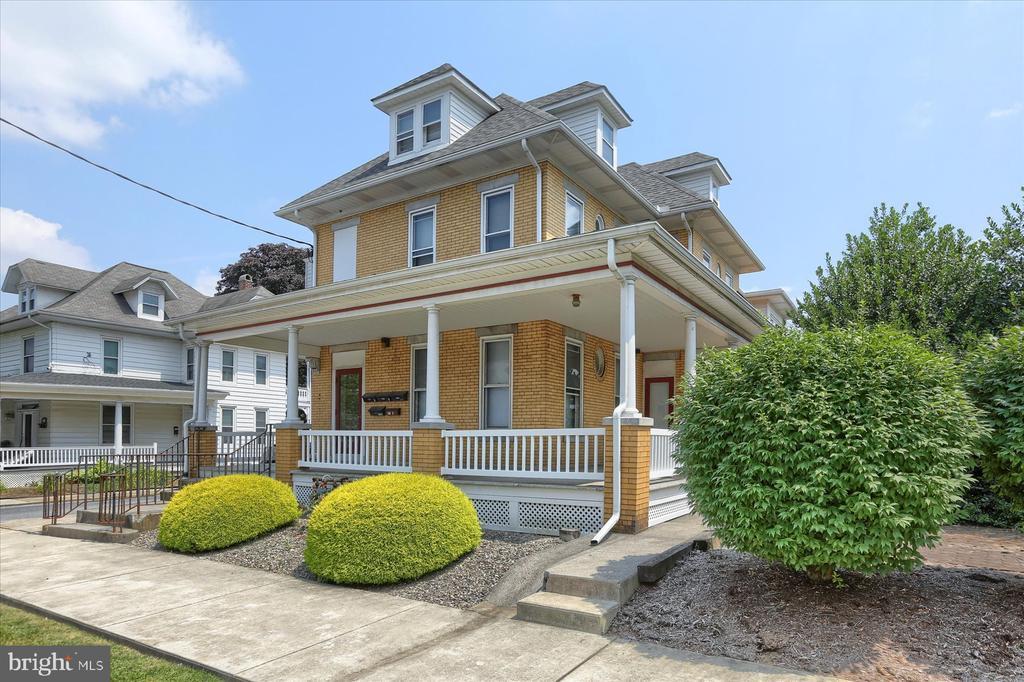 50 E Maple St Unit 5, Palmyra, PA 17078 Room for Rent in Palmyra, PA