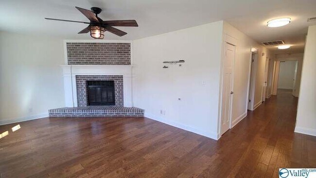 Building Photo - 1004 Wood Cir