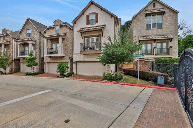 Foto del edificio - 1002 Shepherd Oaks Dr