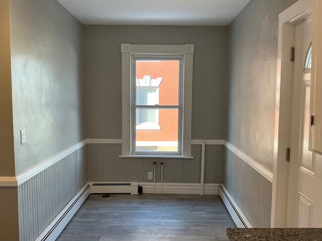 Building Photo - 518 High St