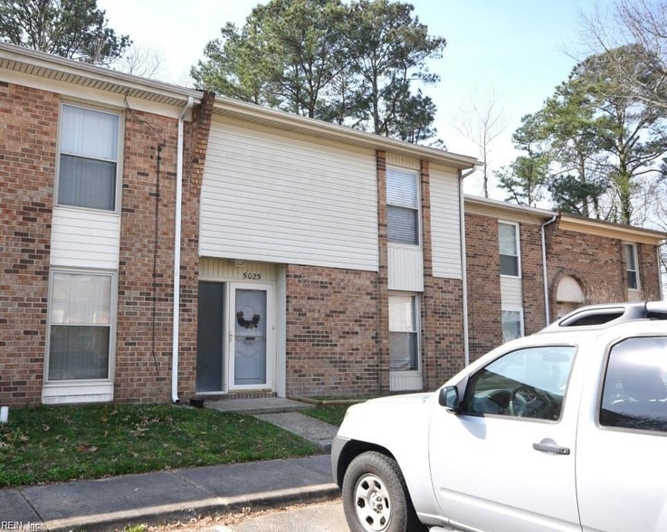 Primary Photo - 5025 Eaton Ct