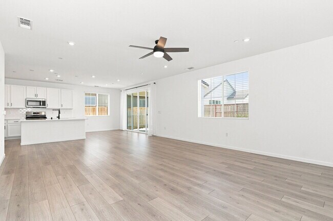 Foto del edificio - 516 Silver Cloud Ct