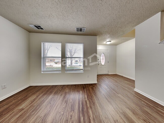 Building Photo - 5205 Bedfordshire Dr