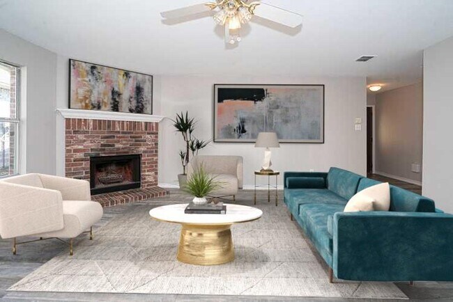 Foto del edificio - 2704 Frontier Ln