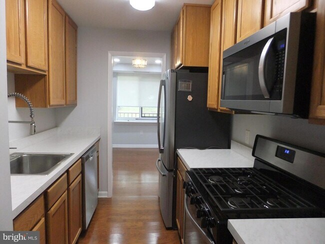 Foto del edificio - 1637 Oakwood Dr