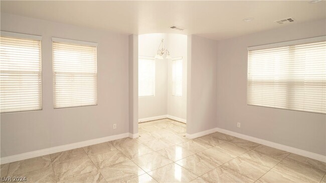 Foto del edificio - 9634 Hawk Cliff Ave