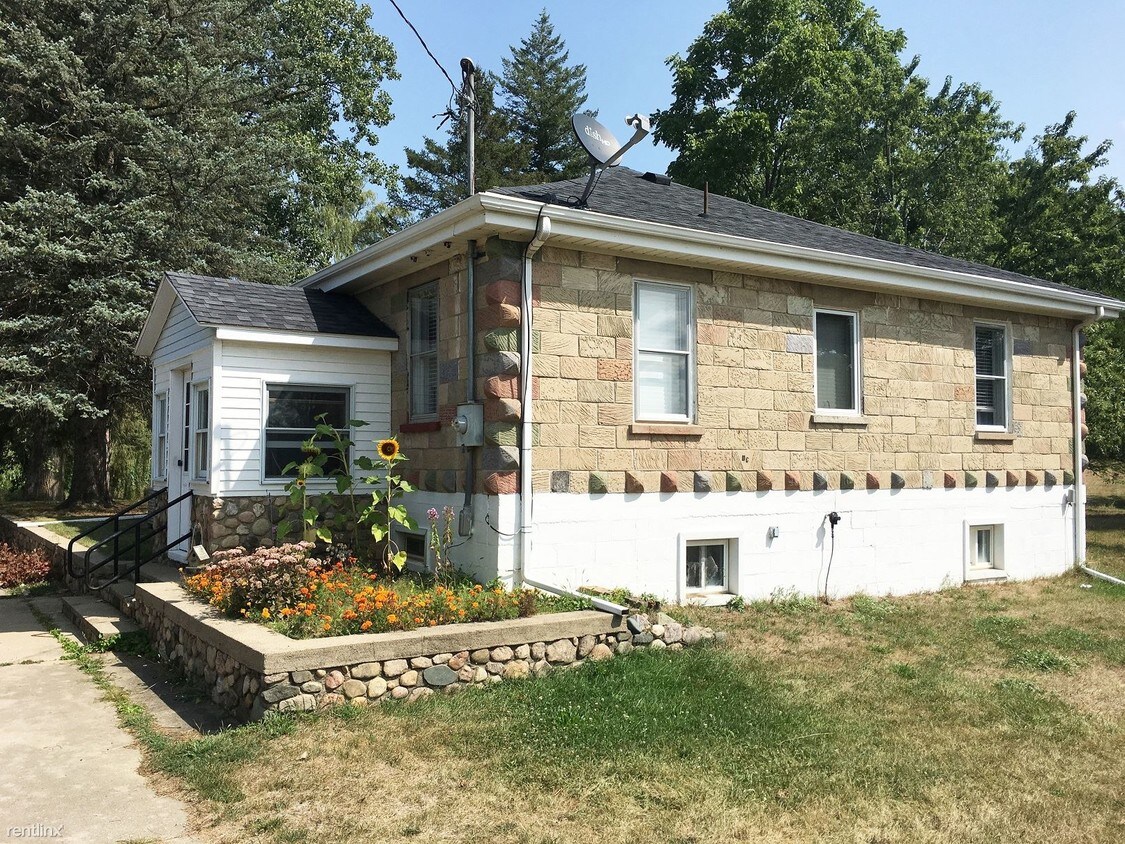 Primary Photo - 18387 Lewis Rd